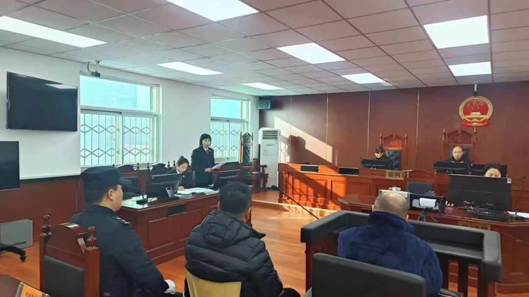 检法两长同庭履职，司法利剑惩治贪腐